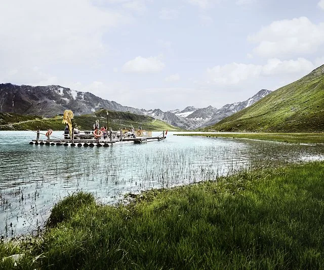 Floßfahrt am Rifflsee im Pitztal