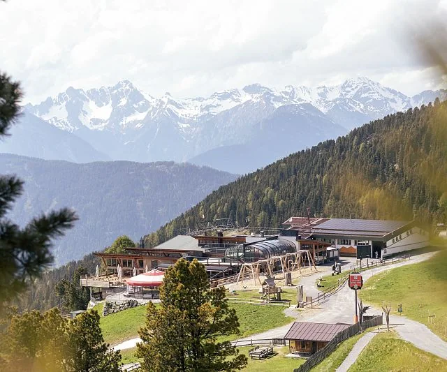 Zeigerrestaurant am Hochzeiger im Winter